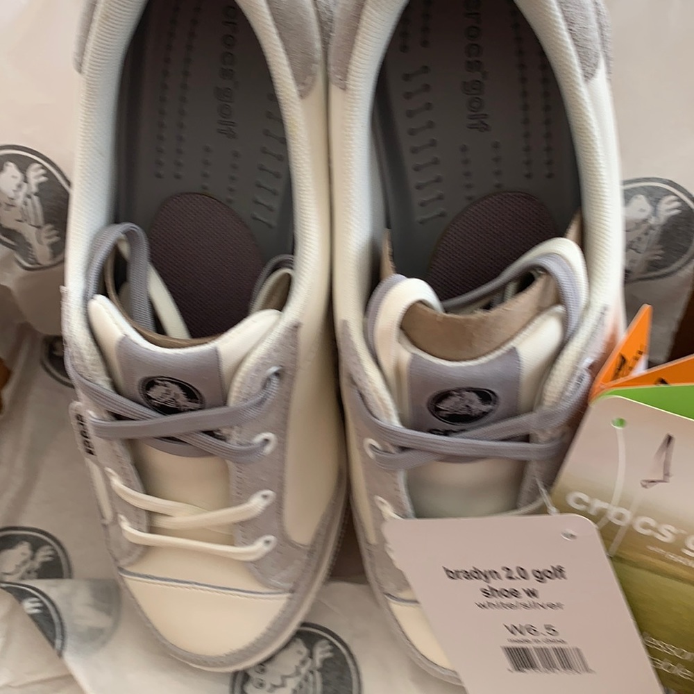Golf shoes